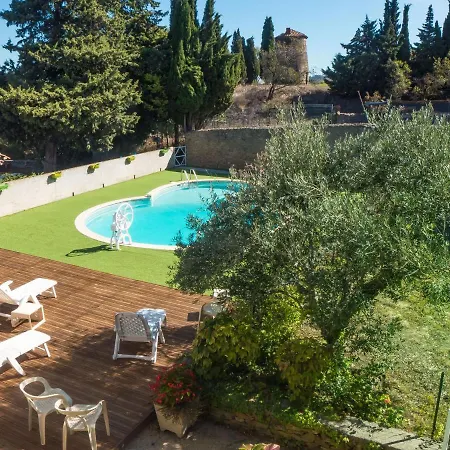 Hébergement de vacances Cosy With Swimming Pool *