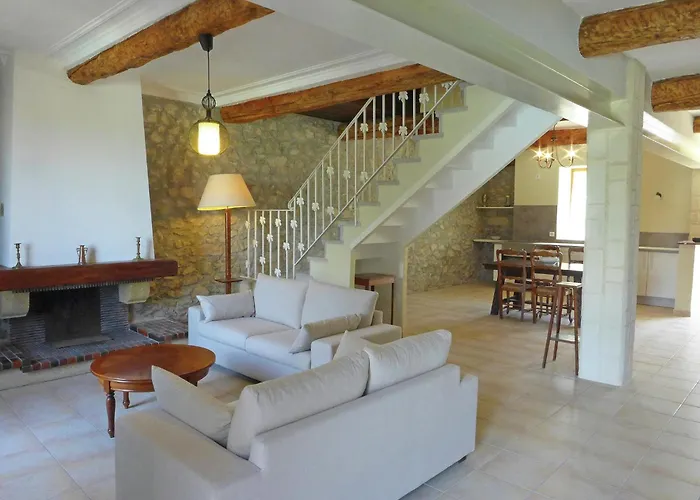 In With Pool & Vineyards Casa vacanze