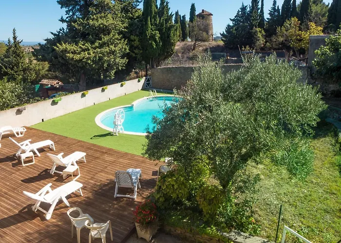 In With Pool & Vineyards