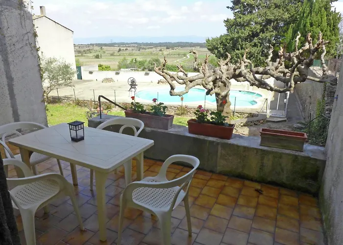 In With Pool & Vineyards *